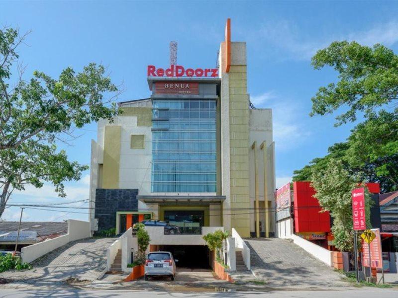 Reddoorz Plus Near Hotel Benua Kendari Luaran gambar