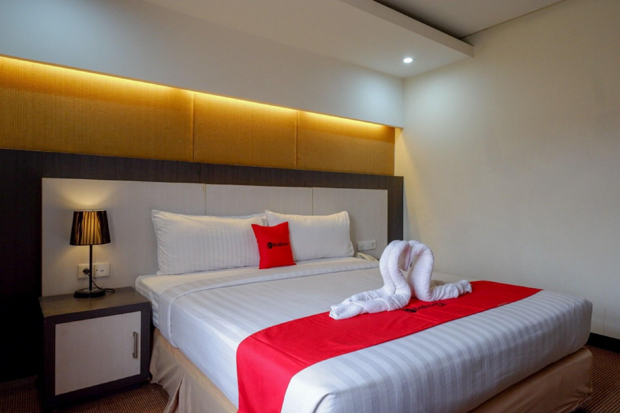 Reddoorz Plus Near Hotel Benua Kendari Luaran gambar