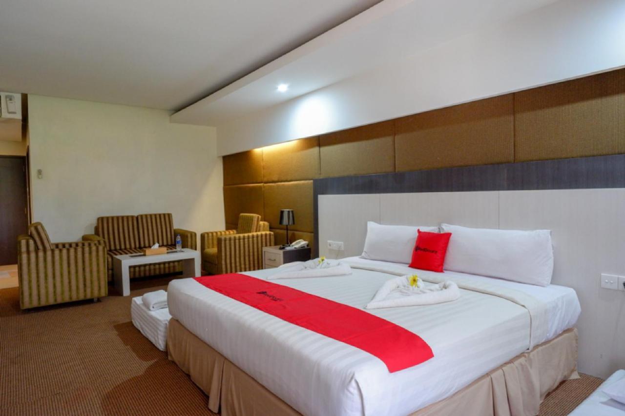 Reddoorz Plus Near Hotel Benua Kendari Luaran gambar