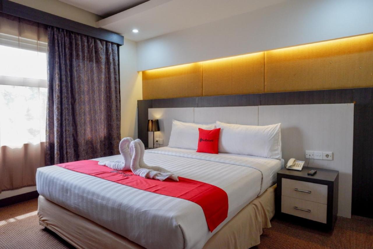 Reddoorz Plus Near Hotel Benua Kendari Luaran gambar