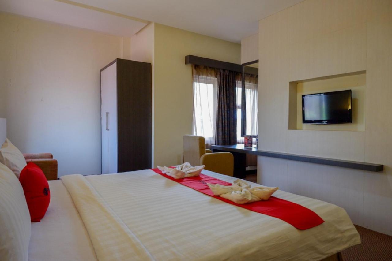 Reddoorz Plus Near Hotel Benua Kendari Luaran gambar