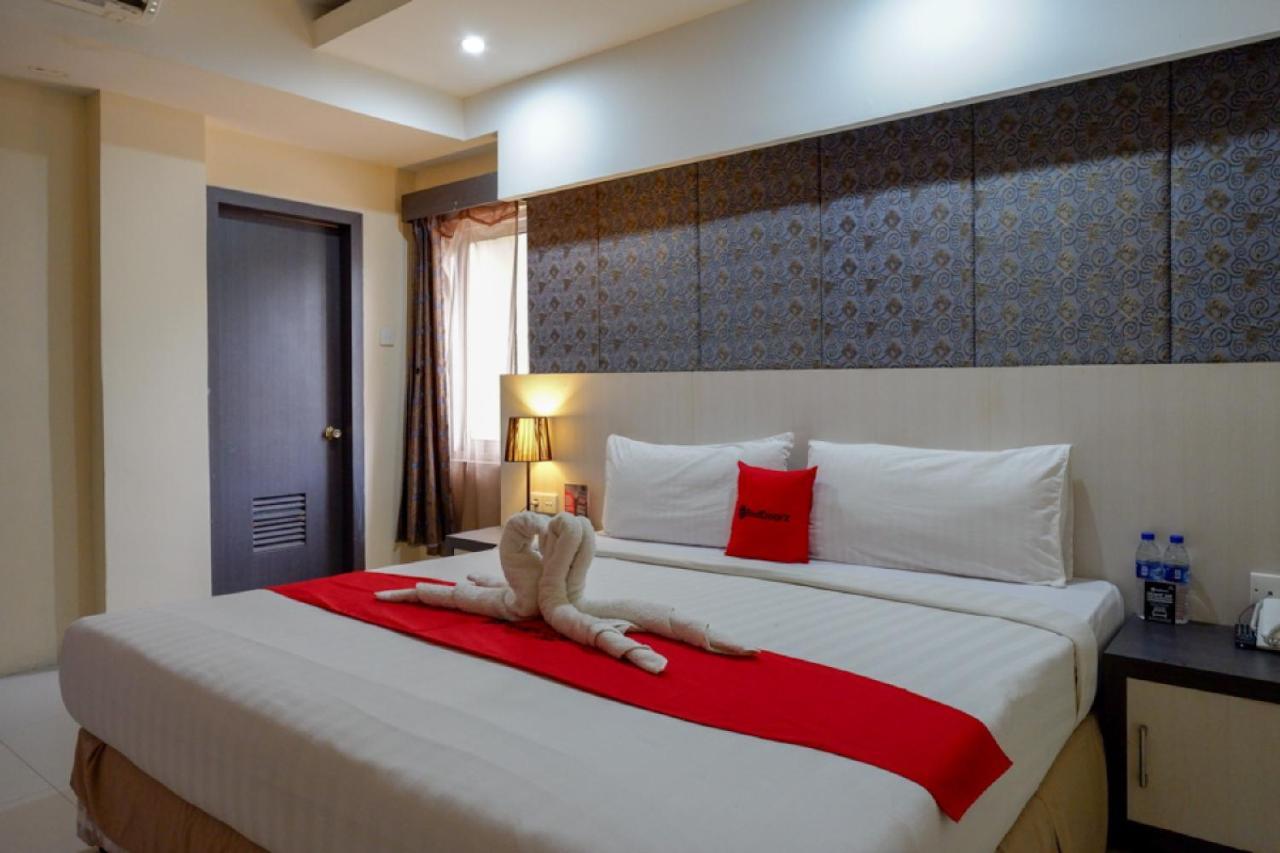 Reddoorz Plus Near Hotel Benua Kendari Luaran gambar